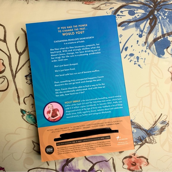 💜 Cassandra in Reverse by Holly Smale ARC - Picture 2 of 6